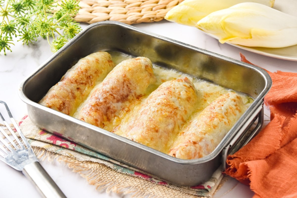 Endivias con jamón gratinadas listas para comer