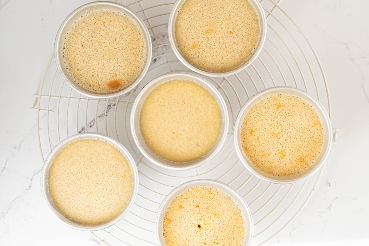 Enfriamos el flan de almendras