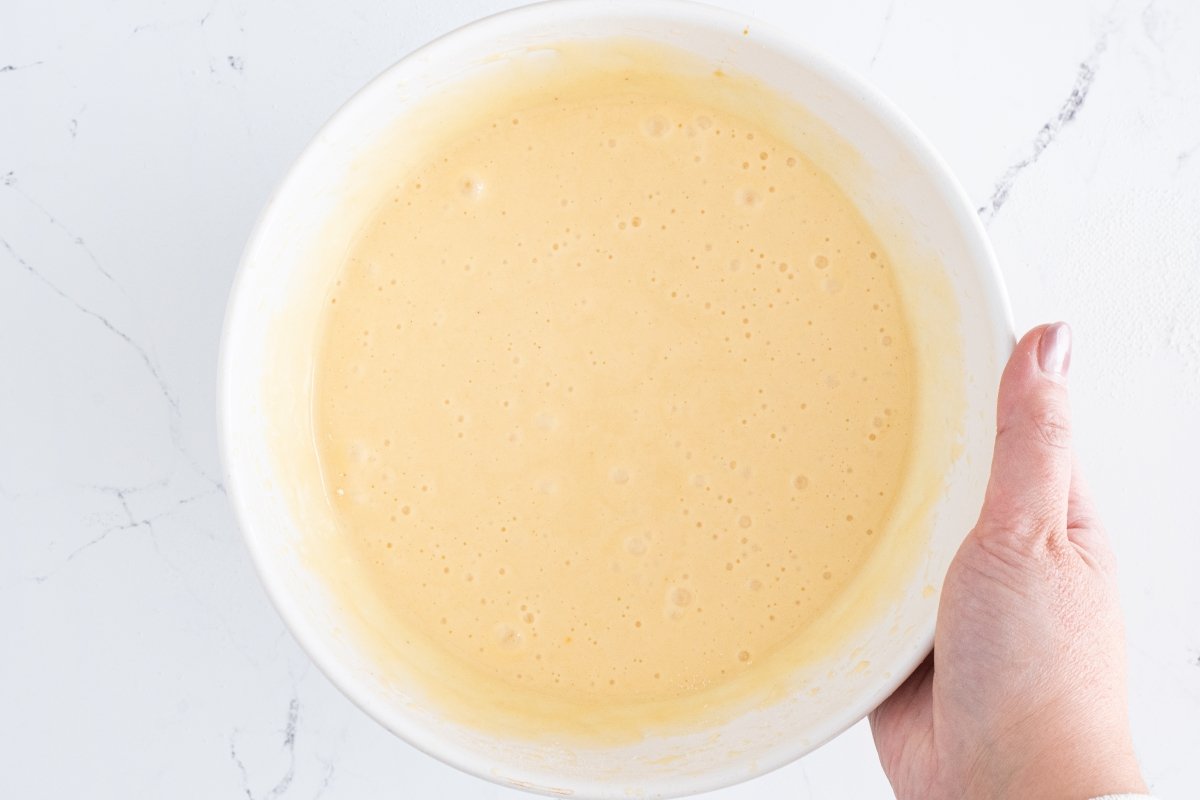 Enfriamos la masa de las magdalenas de mantequilla