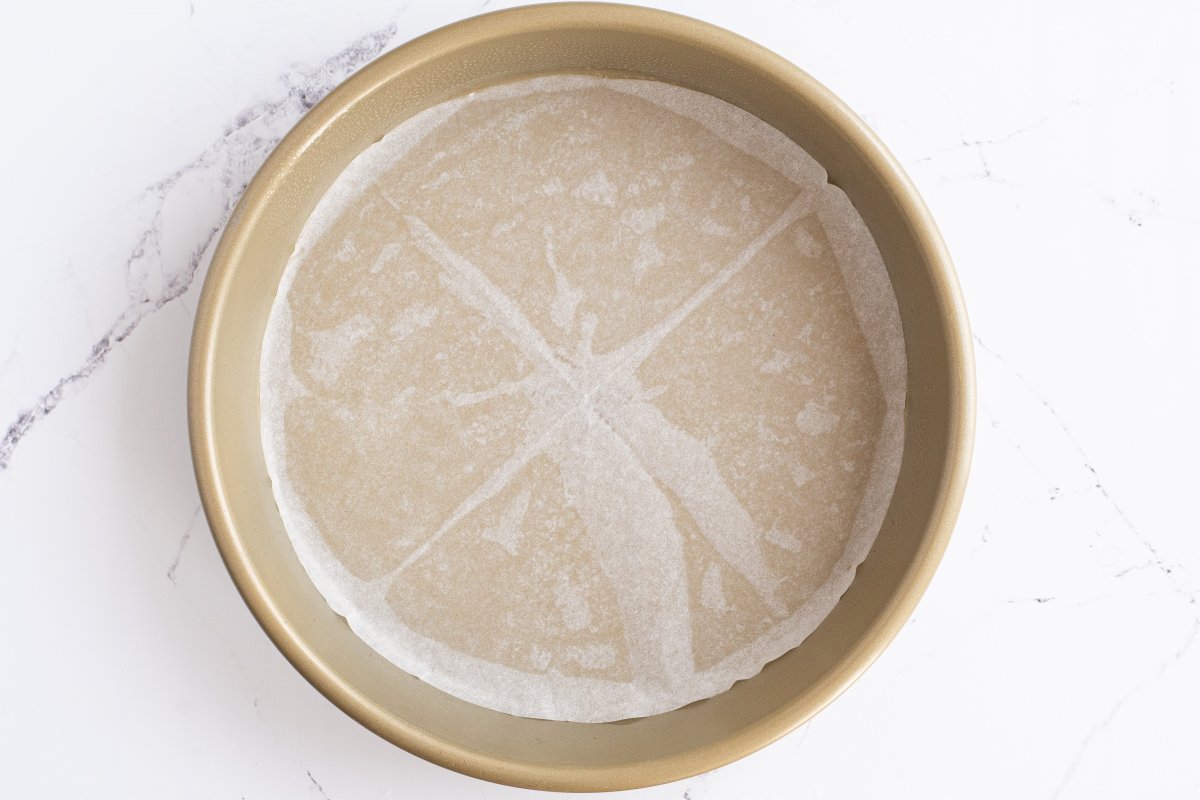 Engrasamos el molde de la arepa dominicana