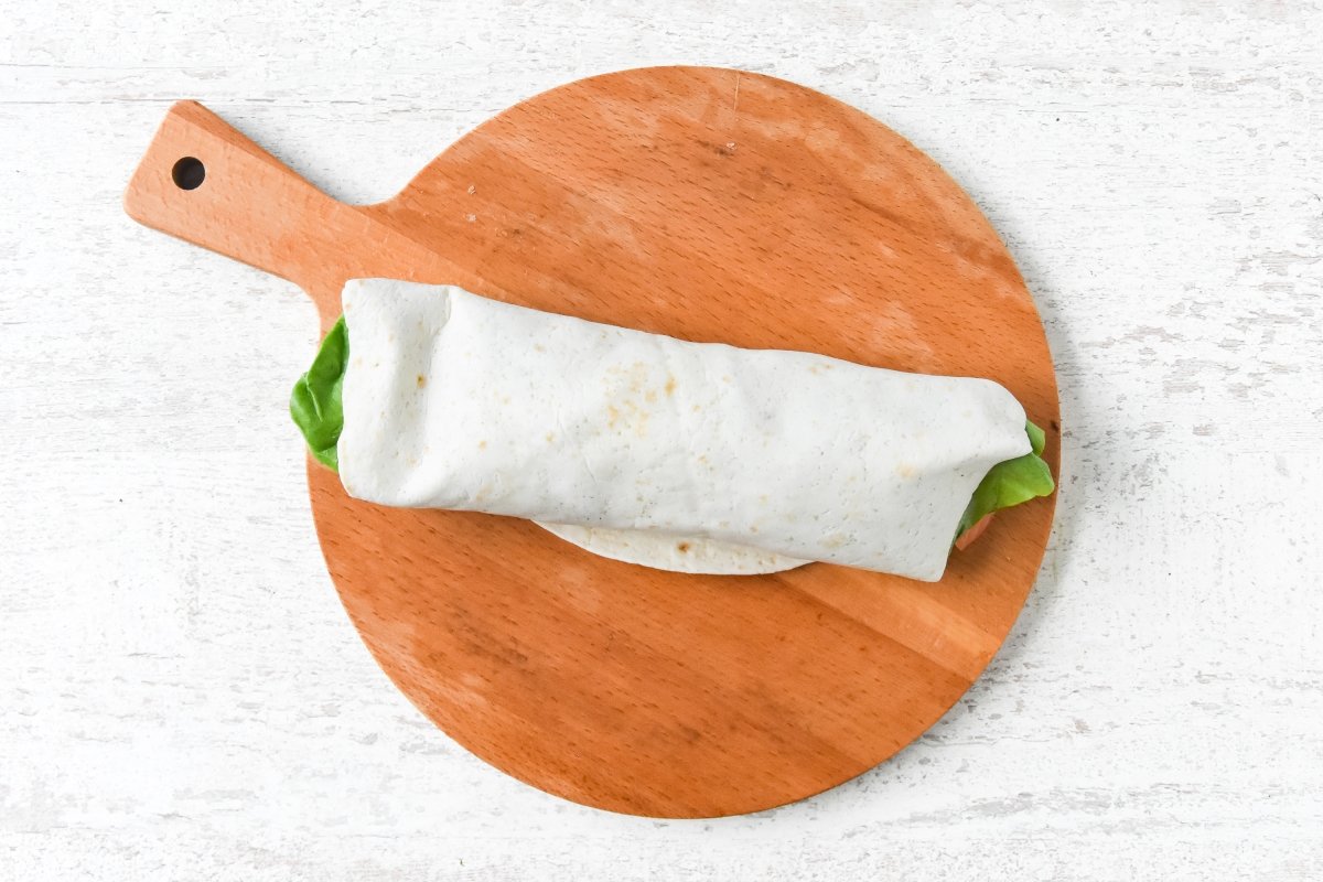 Enrollamos el wrap de salmón