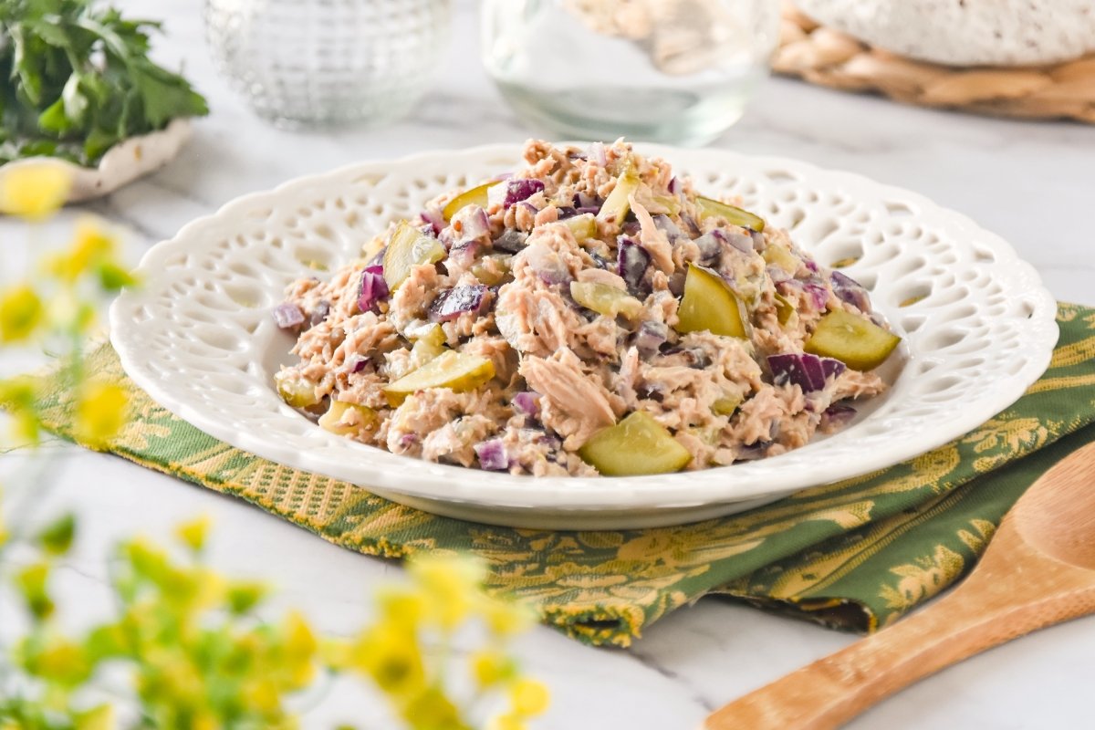 Ensalada de atún lista para comer