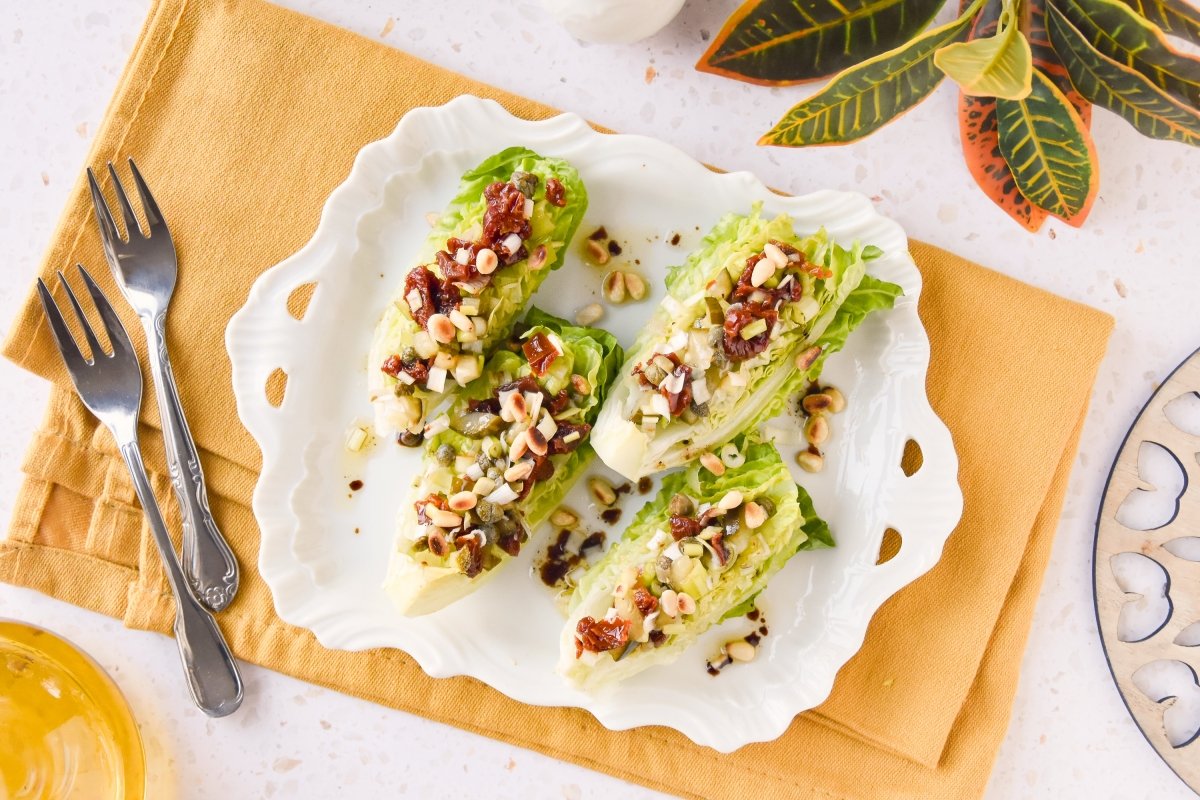 Ensalada de cogollos lista para comer