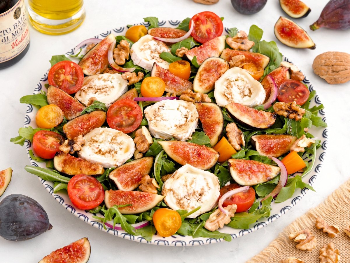 Ensalada de higos lista para servir