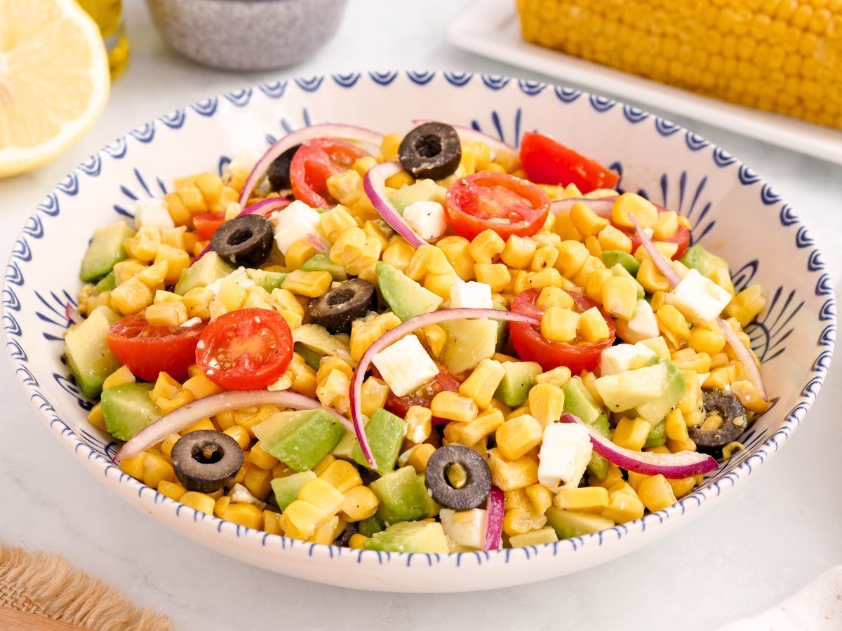 Ensalada de maíz lista para servir