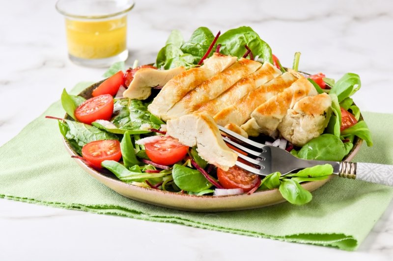 5 ensaladas ricas en proteína para disfrutar de cenas nutritivas en muy poco tiempo