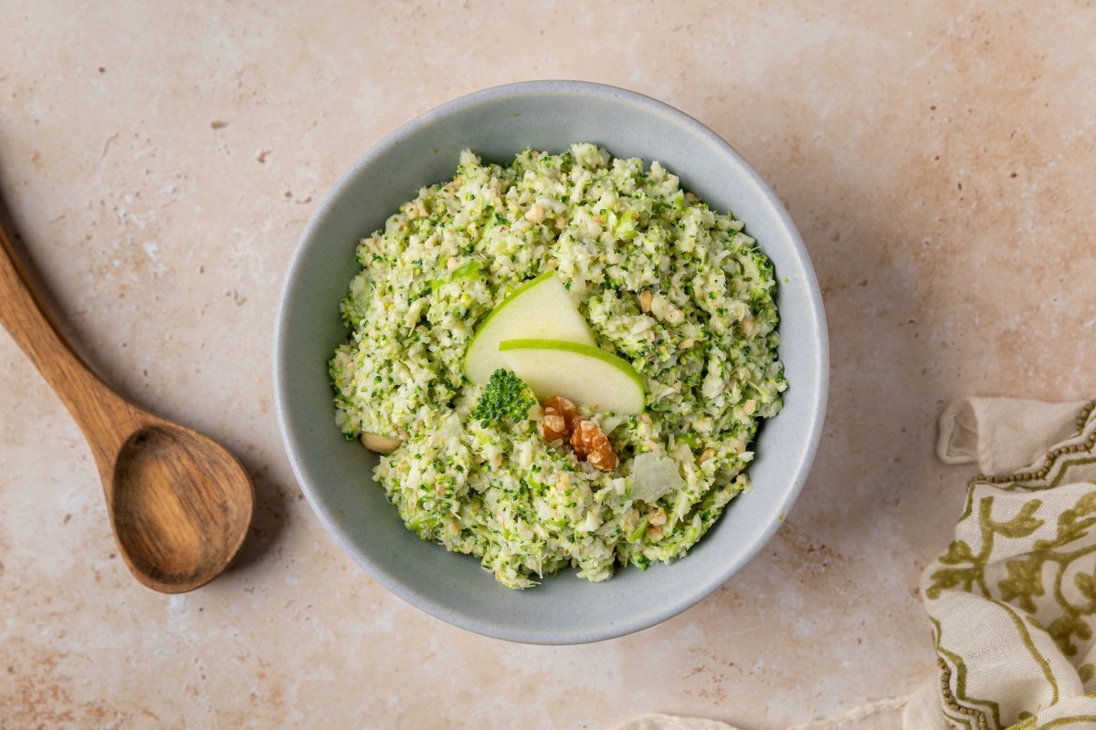 Ensalada rápida de brócoli en Thermomix lista