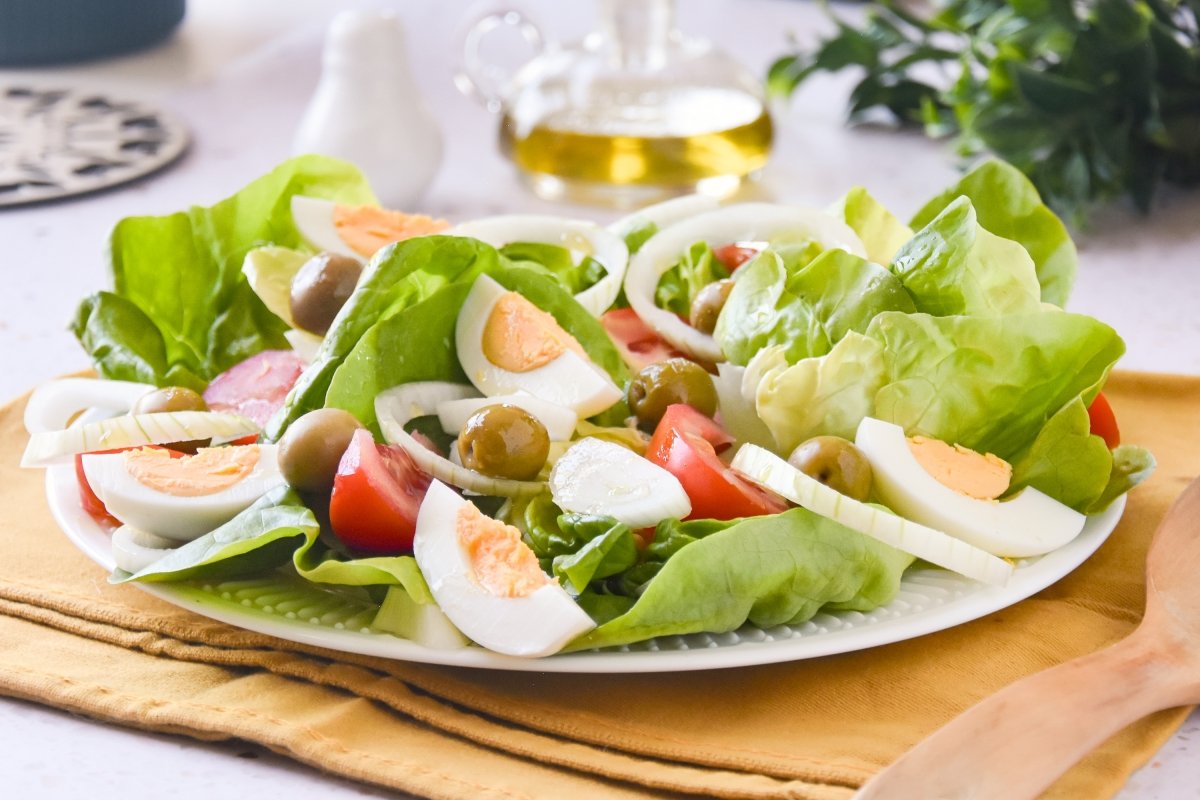 Ensalada valenciana lista para comer