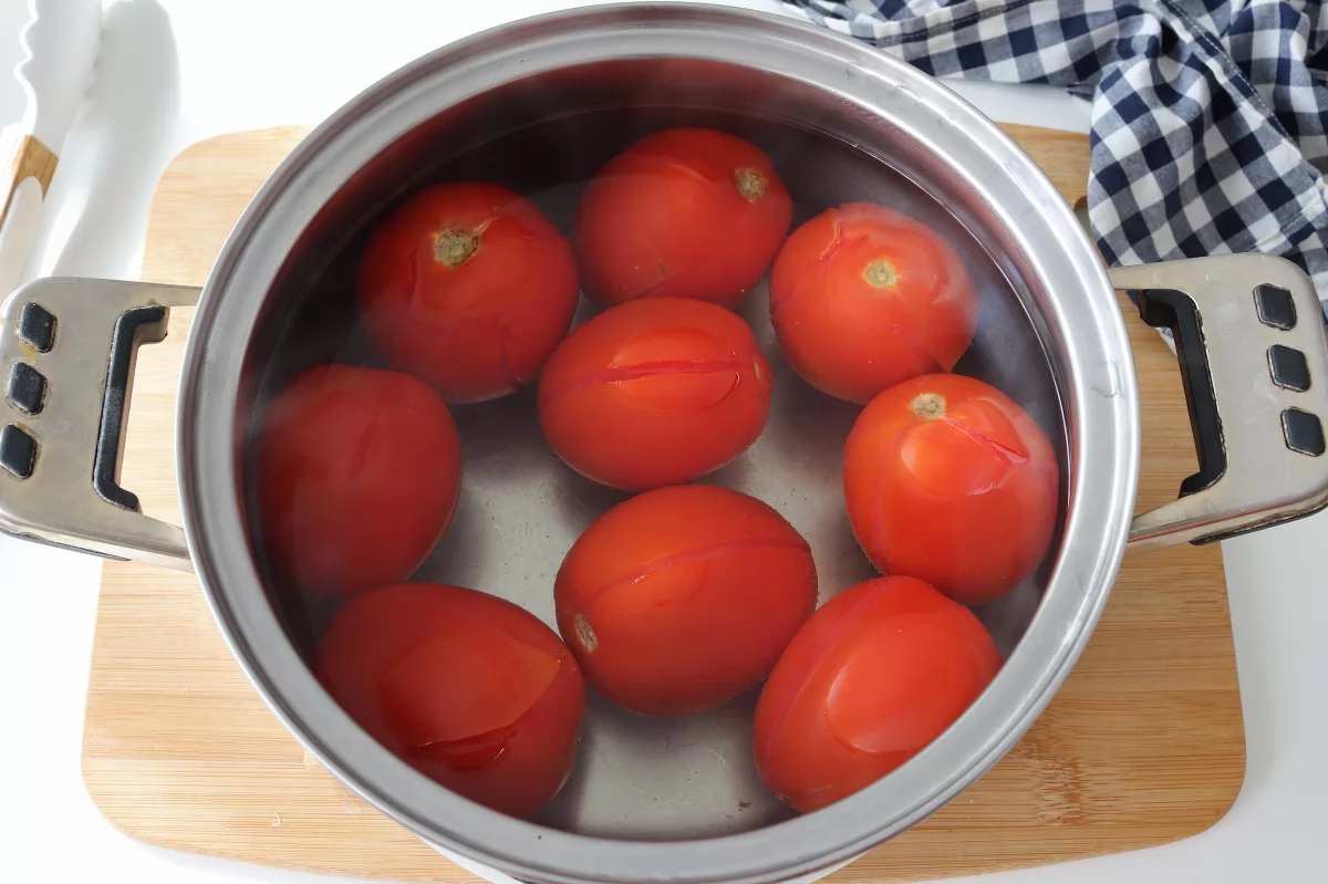 Escaldar los tomates mermelada de tomate