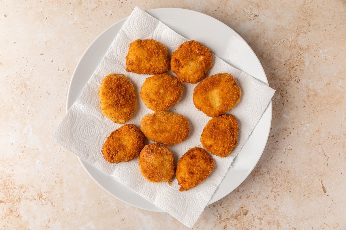 Escurriendo los nuggets de pollo en Thermomix