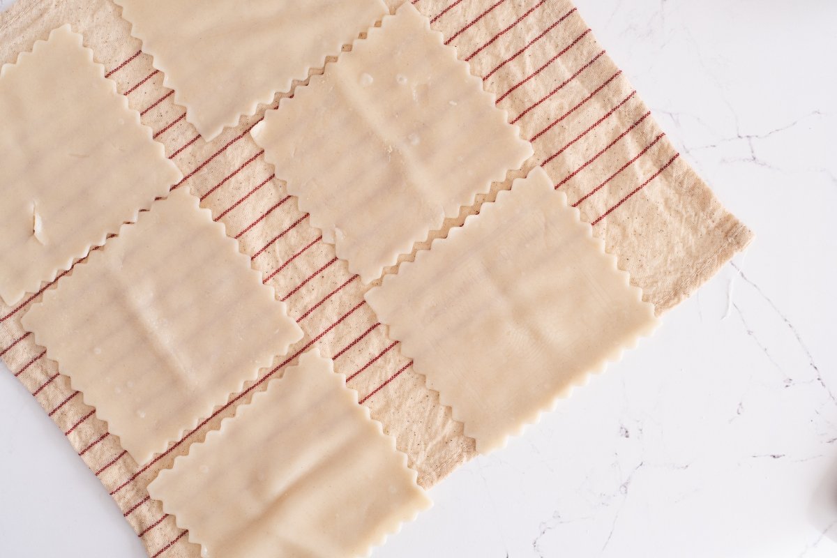 Escurrimos la pasta de los canelones rossini