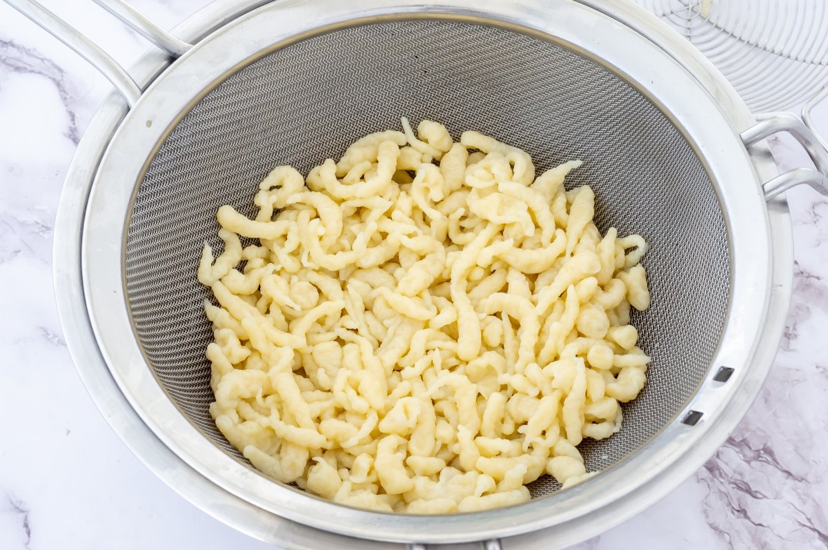 Escurrir los spätzle