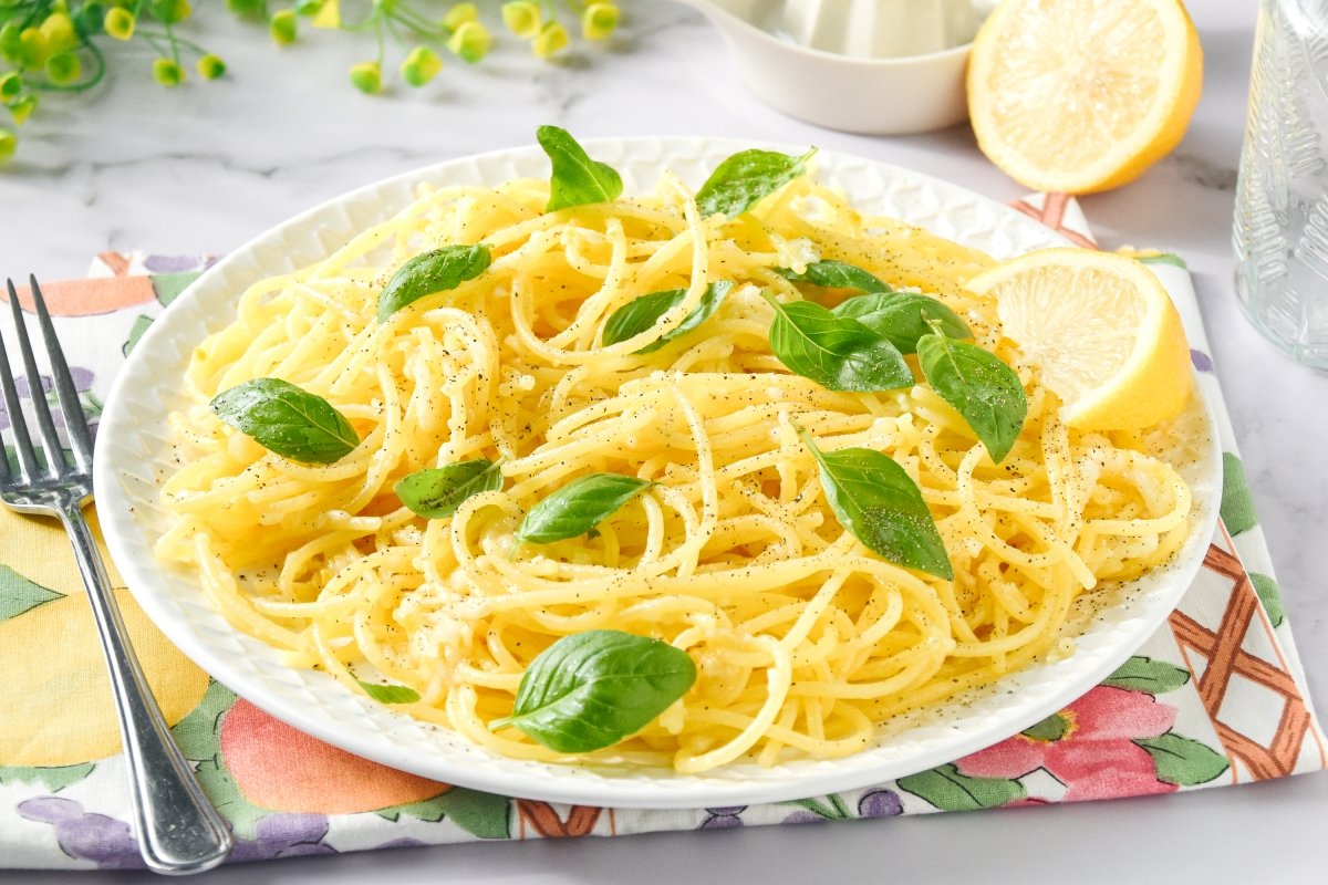Espaguetis al limón caseros