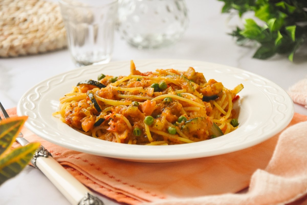 Espaguetis con verduras listos para comer