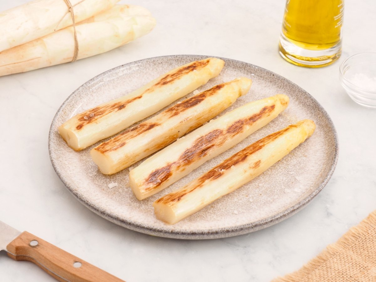 Espárragos blancos a la plancha