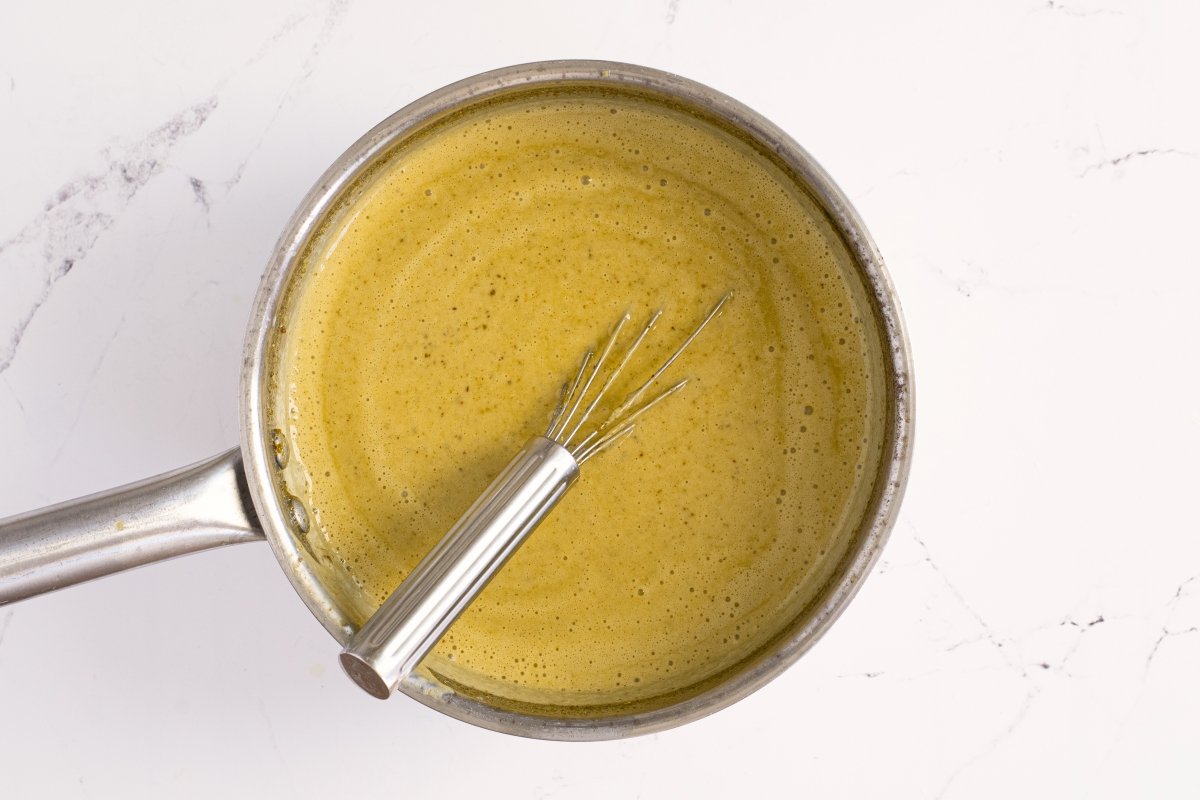 Espesamos la crema del helado de pistacho