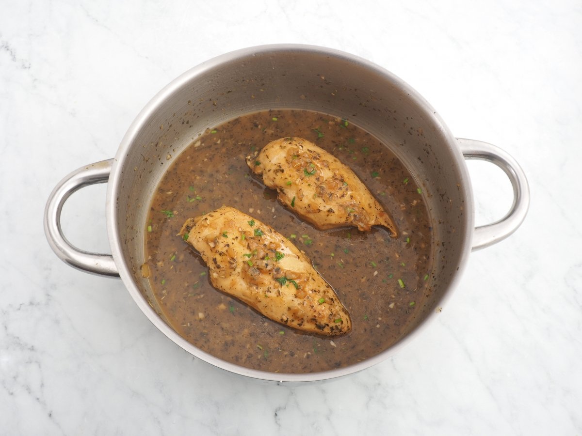 Espolvorear perejil y cebollino fresco