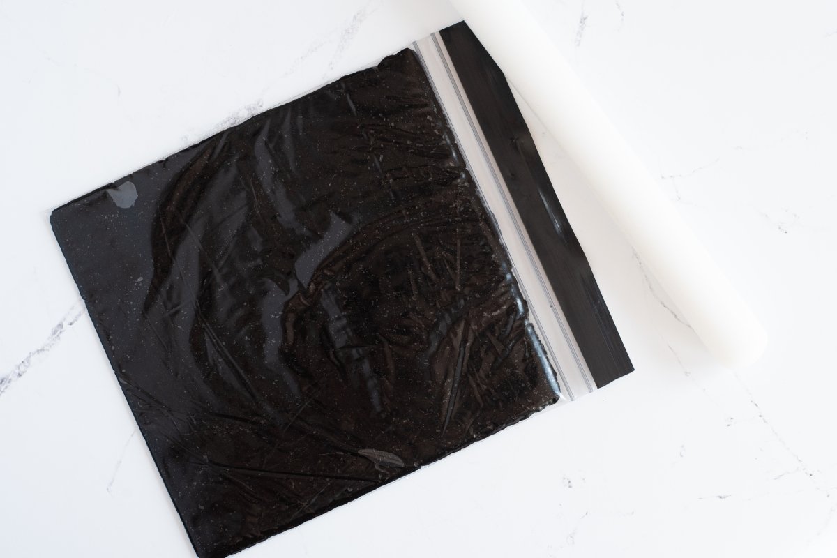 Estiramos la galleta picada