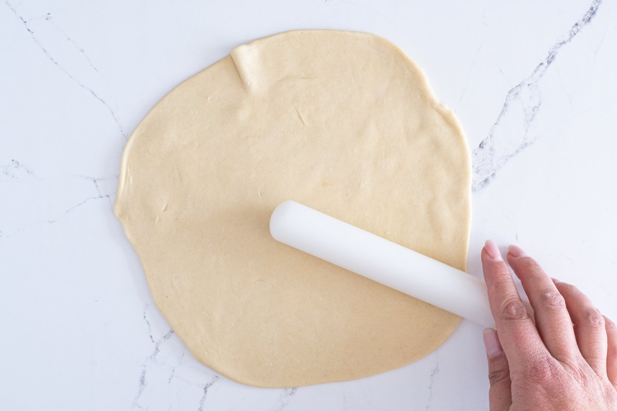 Estiramos la masa de los panadons