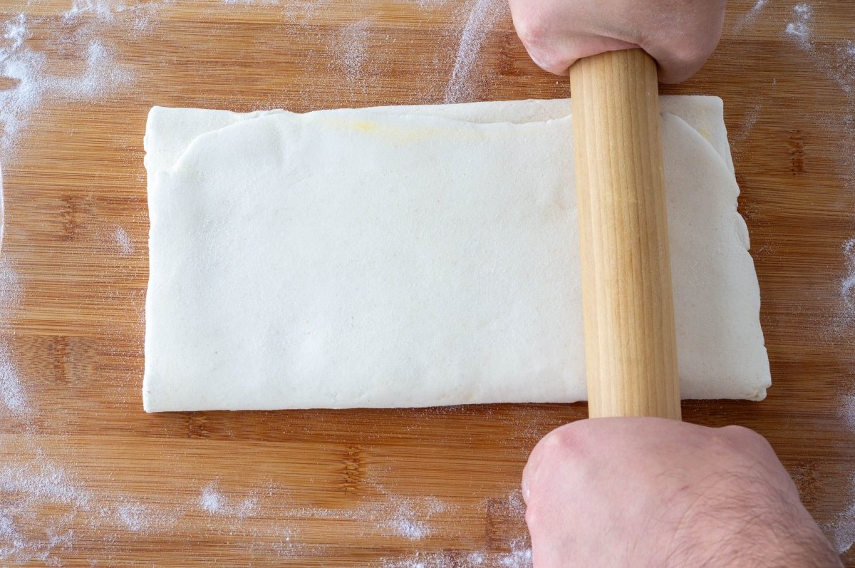 Estirar la segunda vuelta del hojaldre sin gluten