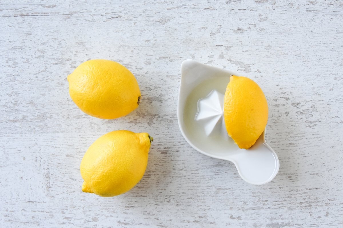 Exprimimos dos limones
