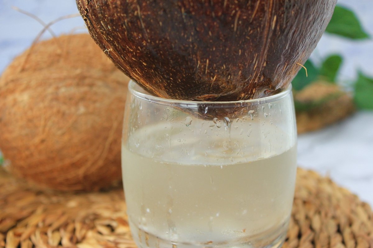 Extracción del agua de coco