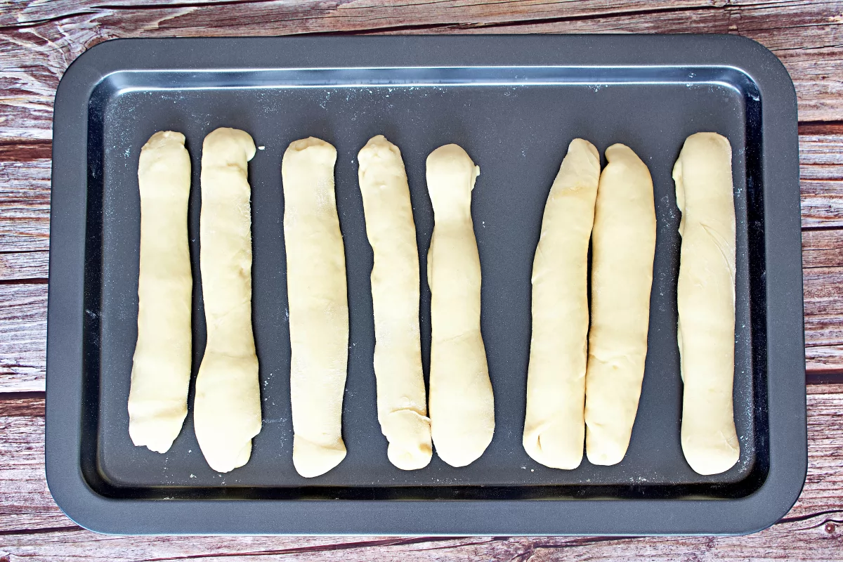 Fartons caseros 9 Fartons sin hornear en una bandeja de horno