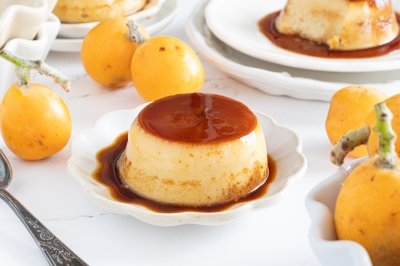 Flan de nísperos