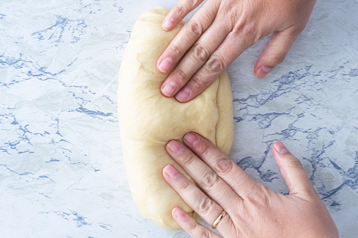 We form the dough of the homemade brioche