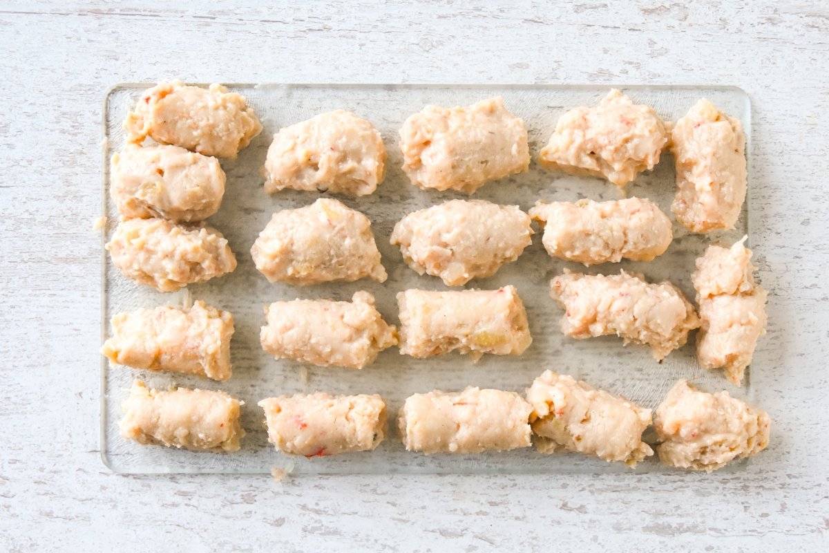 Formamos las croquetas de marisco