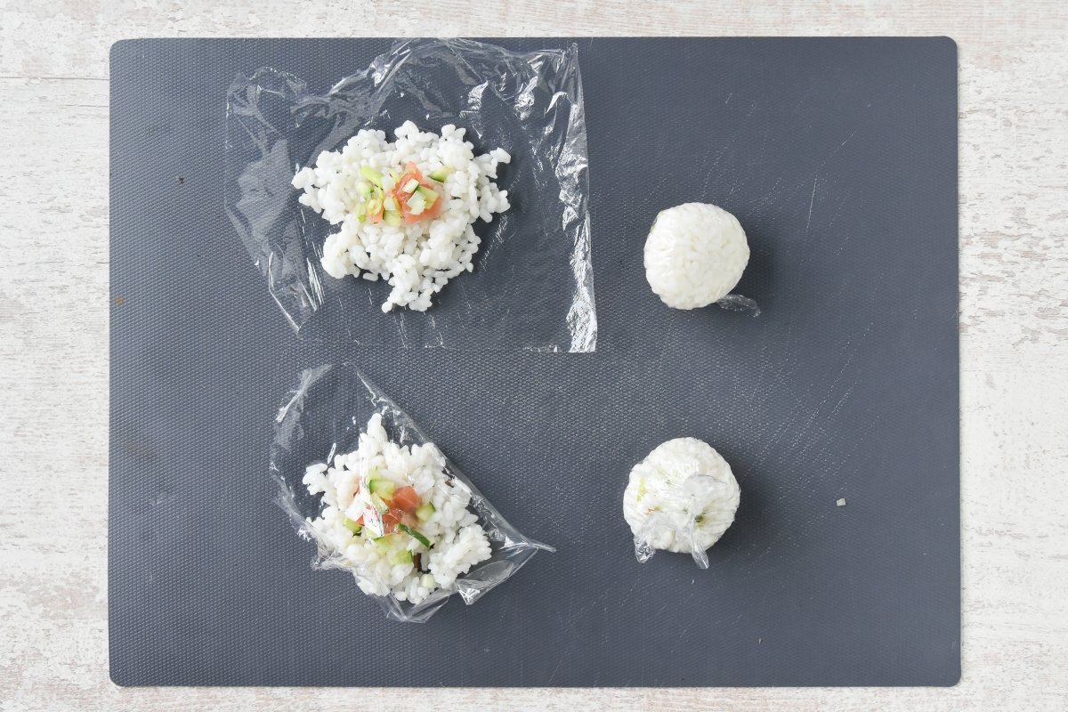 Formamos las sushi balls