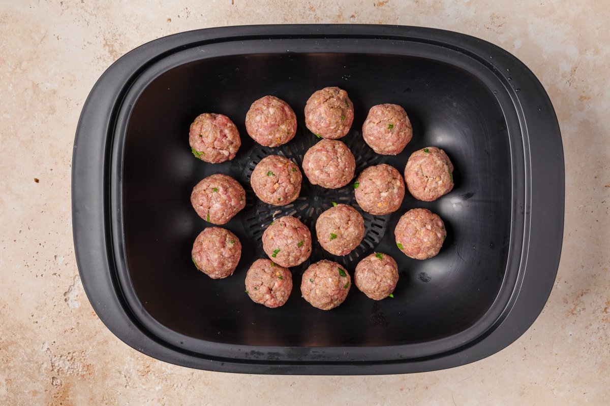 Formando las albóndigas en salsa en Thermomix