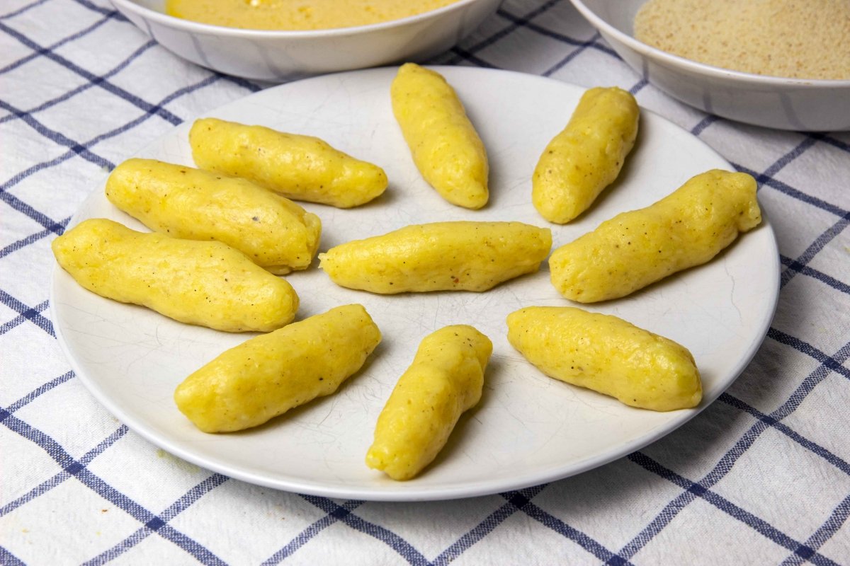 Formar las croquetas de patata