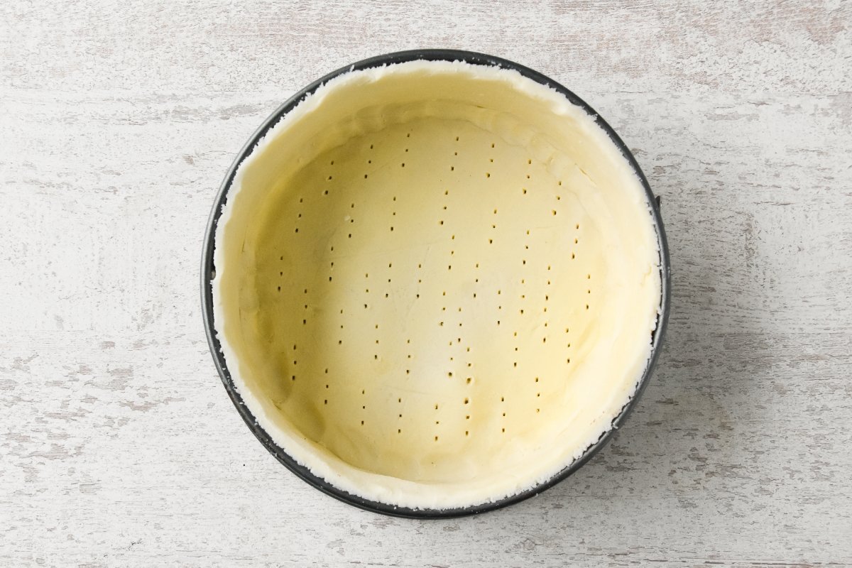 Forramos el molde con masa quebrada