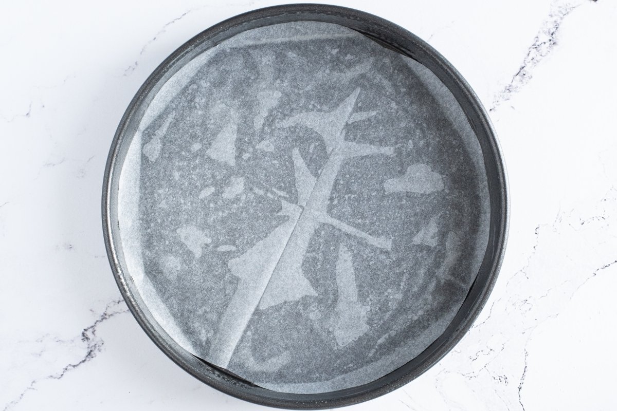 Forramos y engrasamos el molde