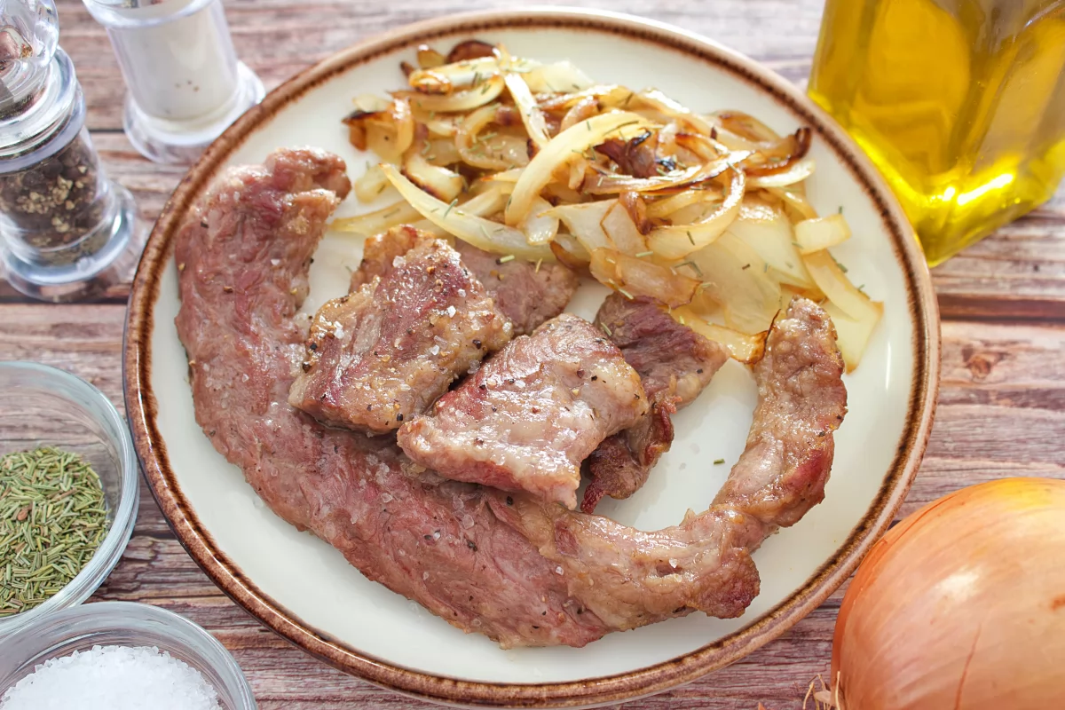 Lagarto de cerdo ibérico a la plancha 5 Foto final del lagarto de cerdo ibérico a la plancha