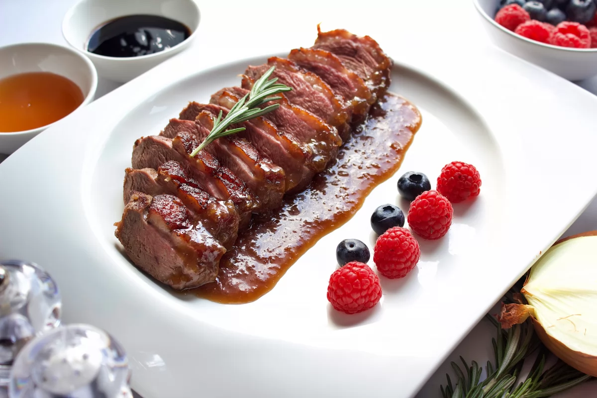 Foto final del magret de pato a la miel