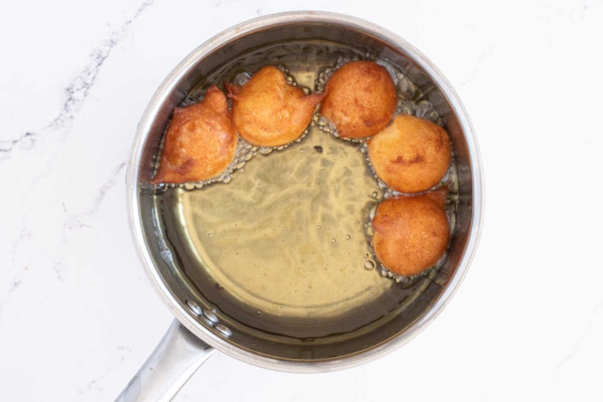 Freímos los buñuelos