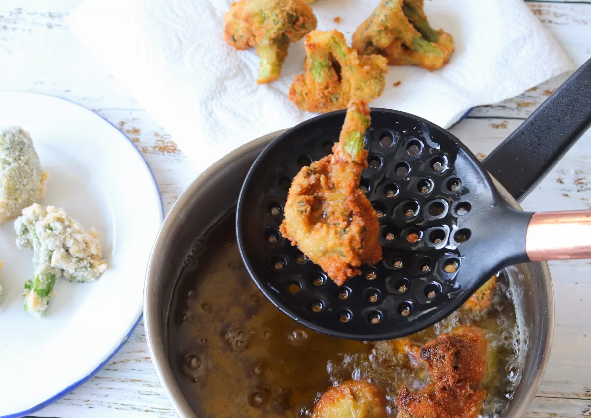 Freír brócoli rebozado