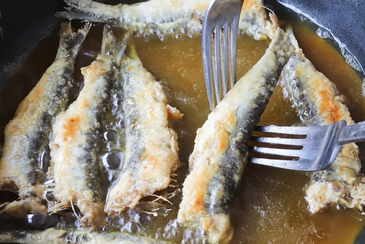 Freír las sardinas