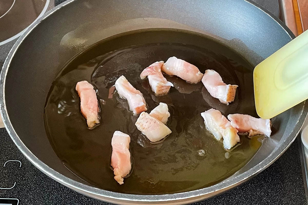 Gachas manchegas 3 Freír panceta para las gachas