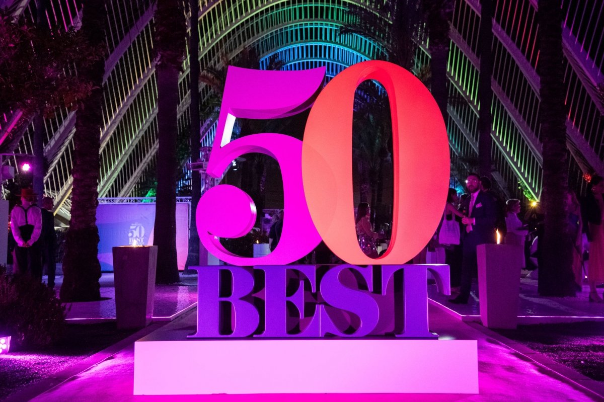 Ganadores de los The World's 50 Best Restaurants 2022 sobre el escenario