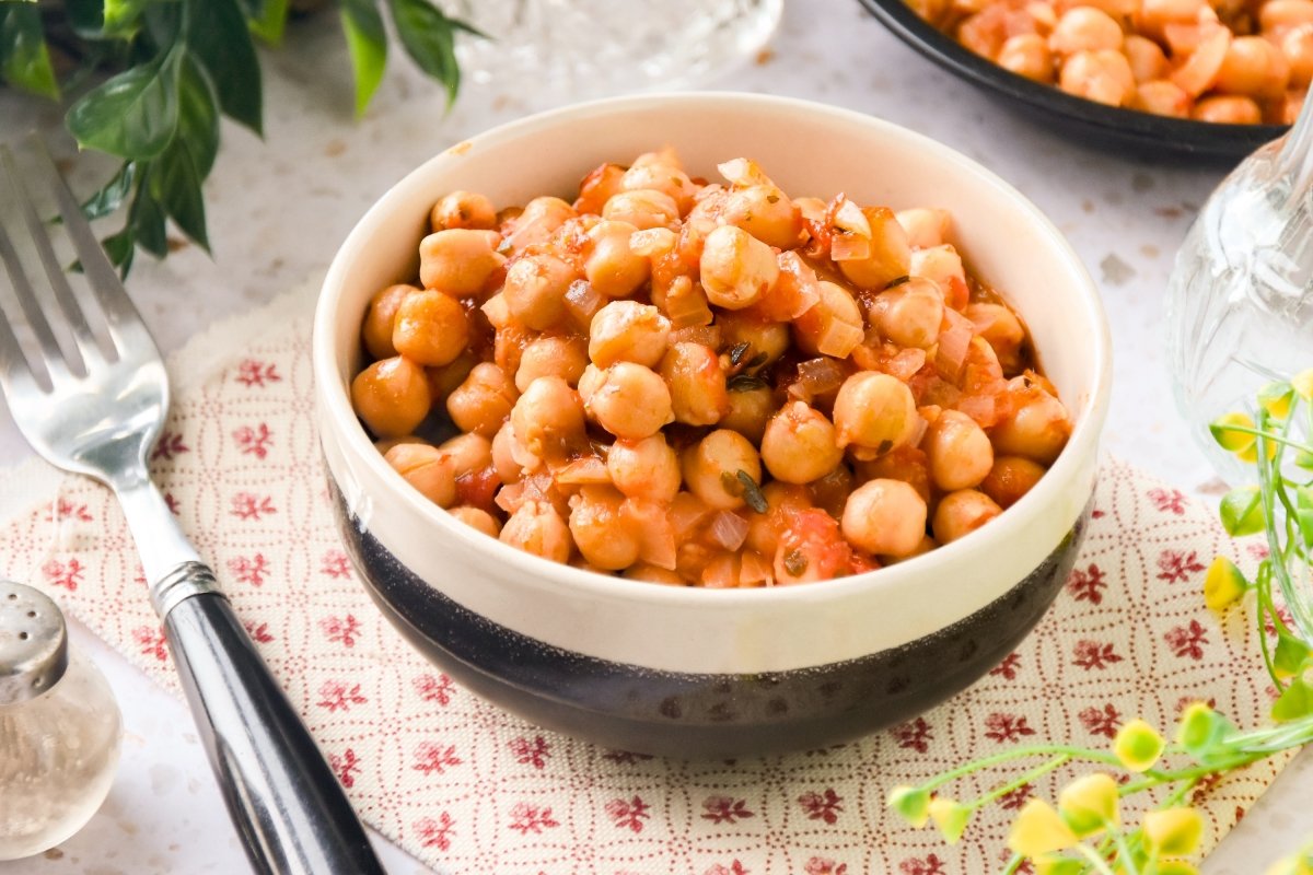 Garbanzos con tomate caseros