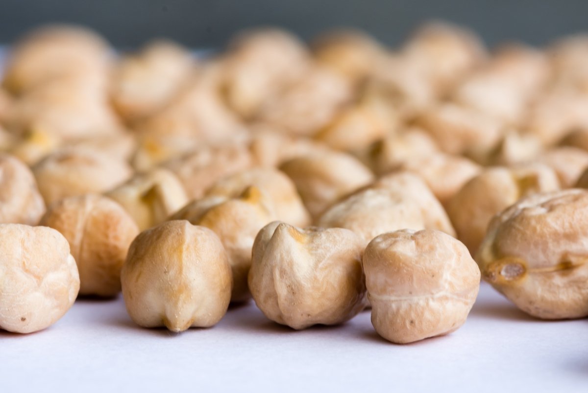 Garbanzos secos listos para usar en la cocina