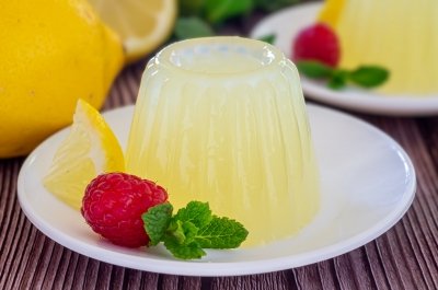 Gelatina de limón casera