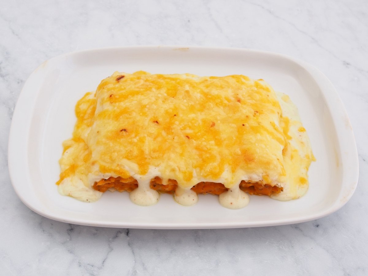 Gratinar los canelones de pollo