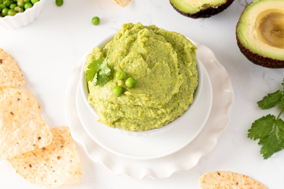Guacamole de guisantes listo para servir