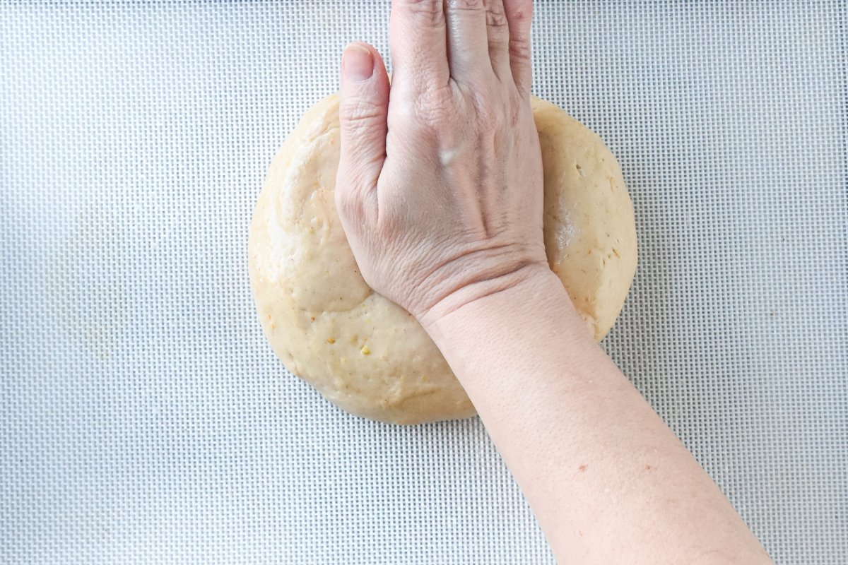 Hacemos el agujero del roscón