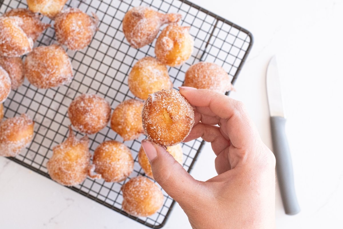 Hacemos un corte en los buñuelos