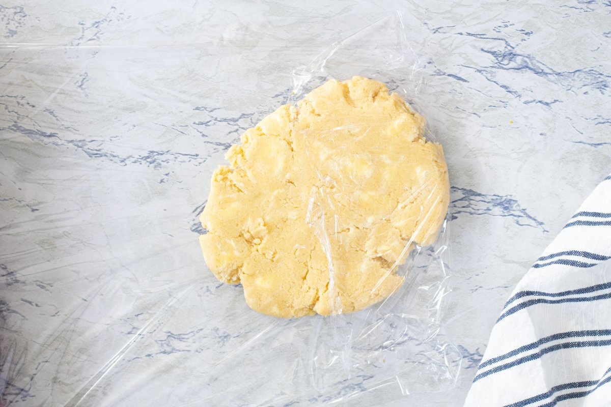 make a ball with the Basque cake batter